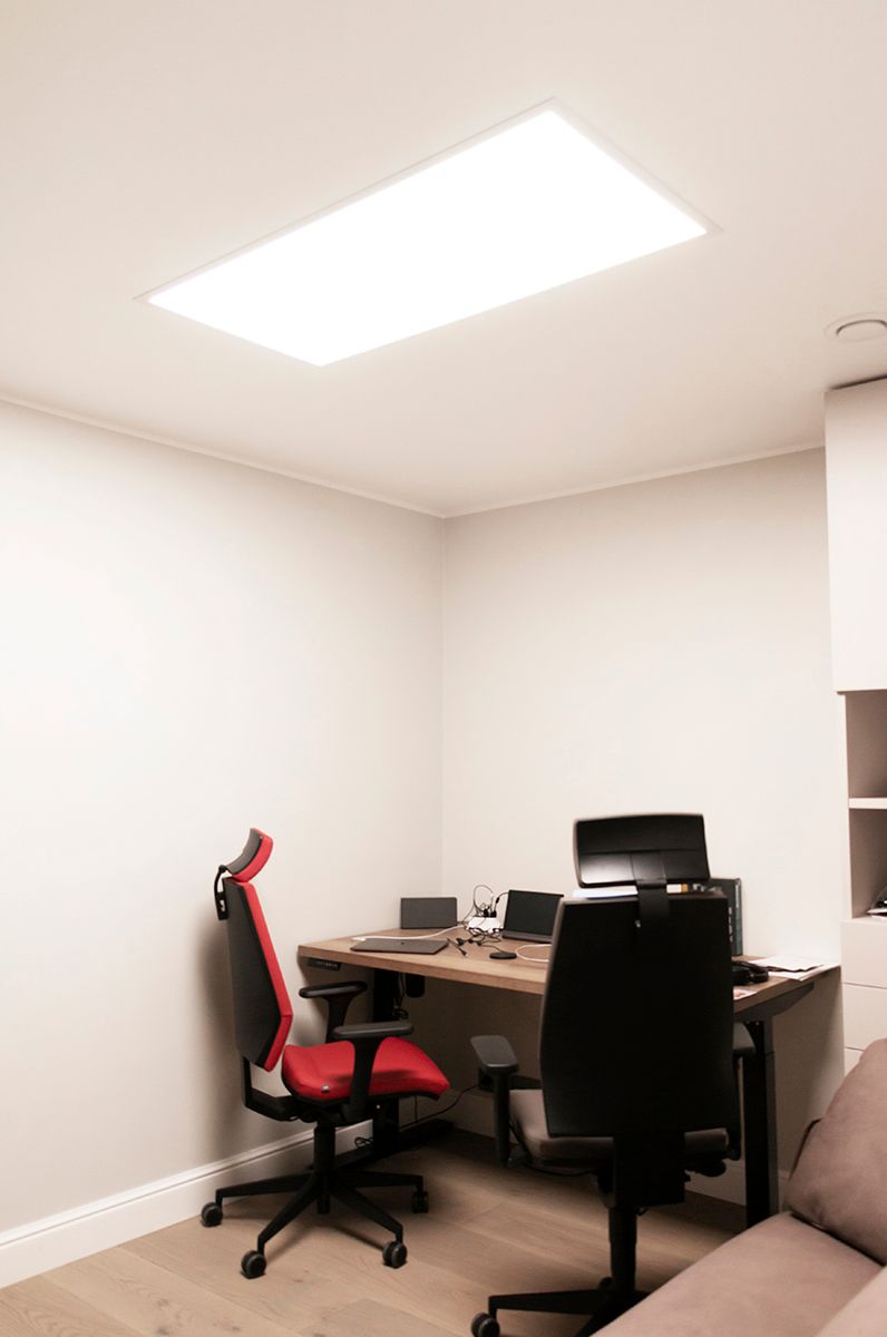 Grön bakgrund och vit fyrkant med texten "LED STORE" i fetstil, som marknadsför den miljövänliga handeln med LED-belysning.