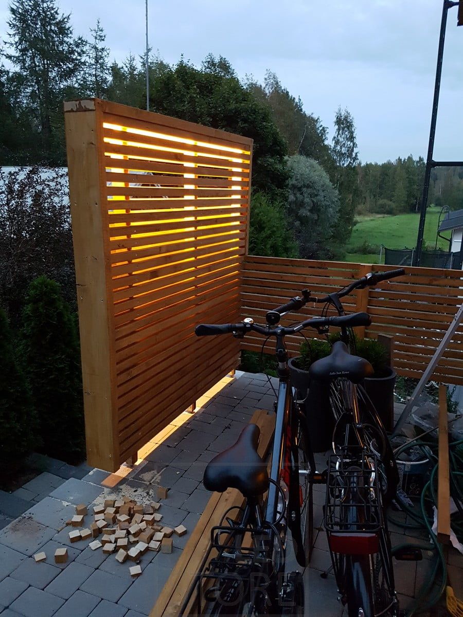 Ledband som ger stämningsfull belysning utomhus. Ledstore.fi