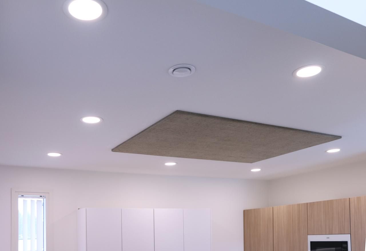 Ljusgrön bakgrund och vit fyrkant med "LED STORE" i vitt teckensnitt, vilket framhäver fokus på LED-belysningsprodukter.