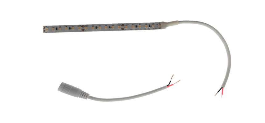 DC-kontakten urkopplad från LED-lampan