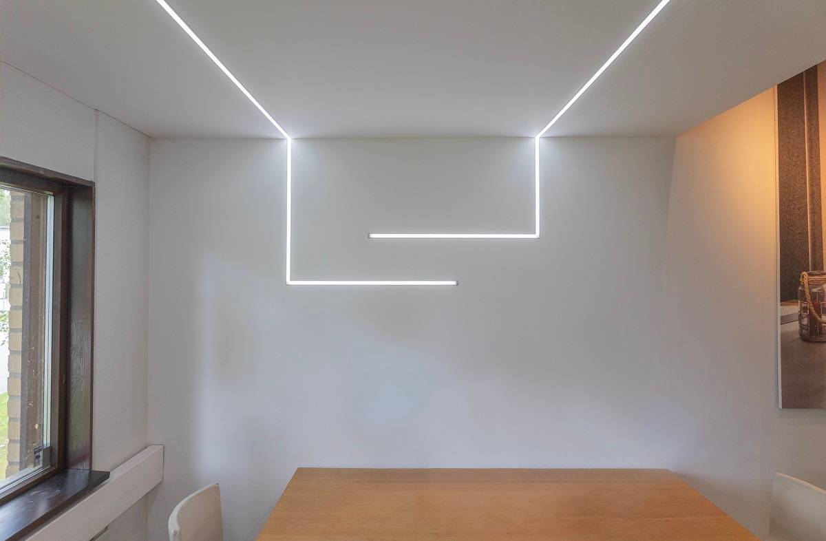 Den coola CCT LED-remsan är fräsch och ljusstark.