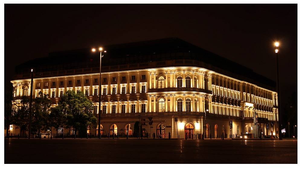 Warszawa, Masoviska vojvodskapet, Polen hotell upplyst på natten