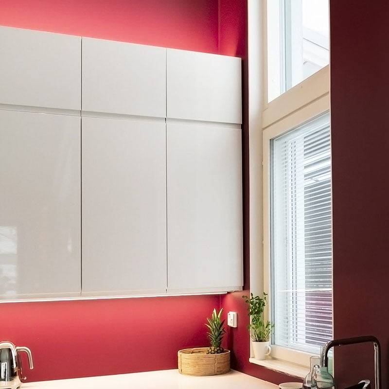 En aluminiumlist med en LED-list inuti ger effektiv belysning.