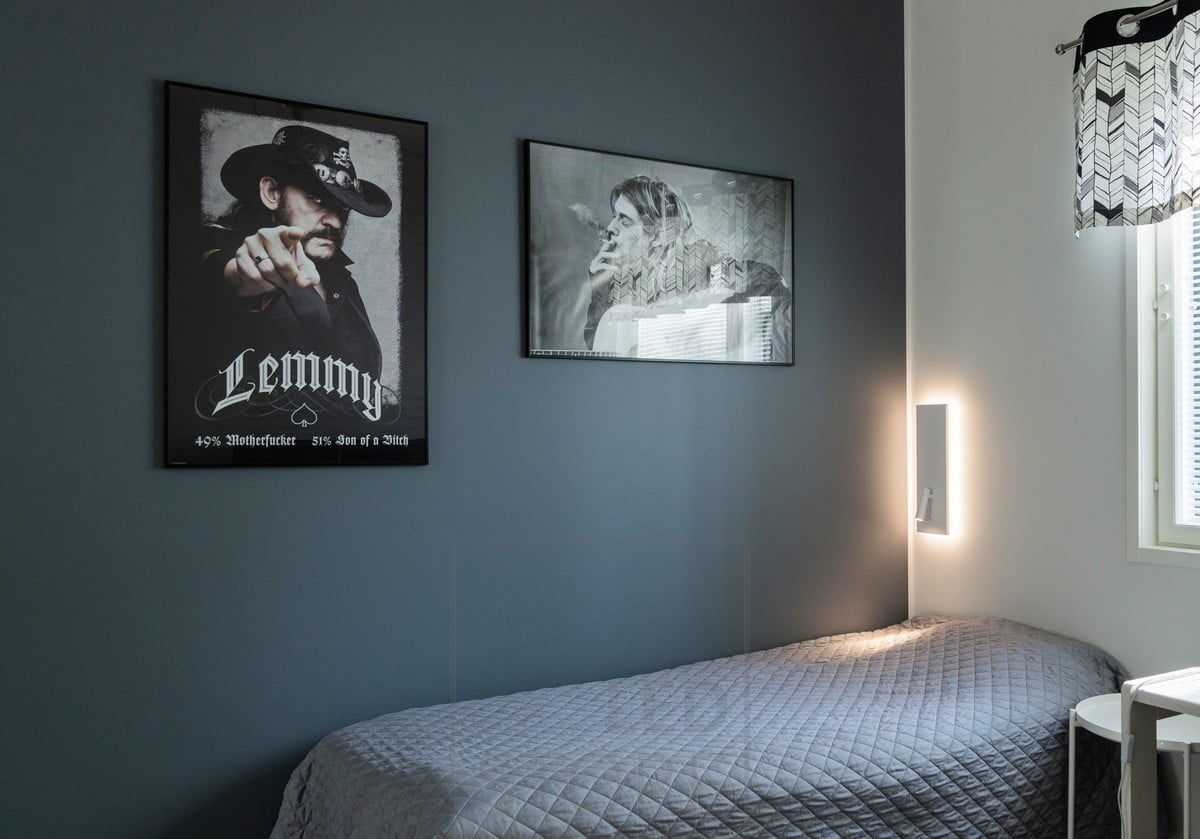 Vit NIGHT natt- och läslampa, finns även i svart. Varmt ljus på 3000K. Ledstore.fi