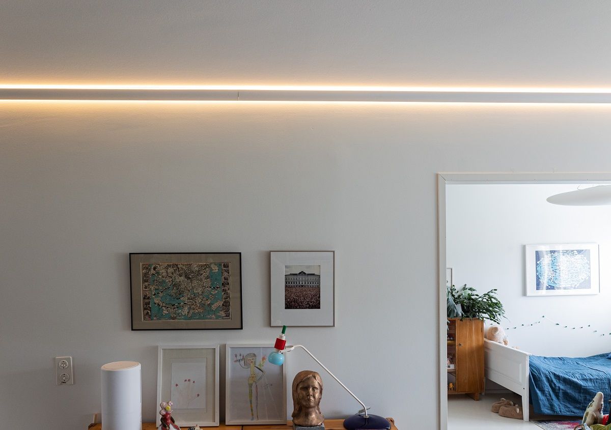 RGB+CCT-ledskenor med indirekt 3-bågsprofil ger mycket ljus till utrymmet