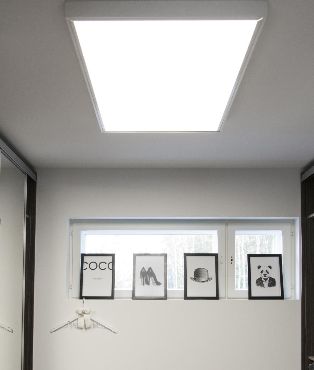 På en grön bakgrund finns en vit fyrkant med texten "LED STORE" i fetstil, som marknadsför energieffektiva belysningslösningar.